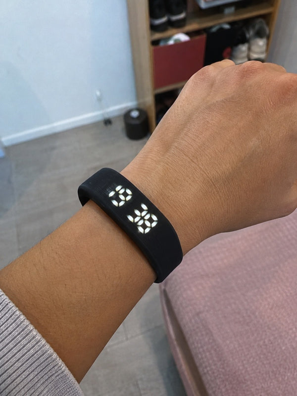 Cliente de Everyday con su pulsera